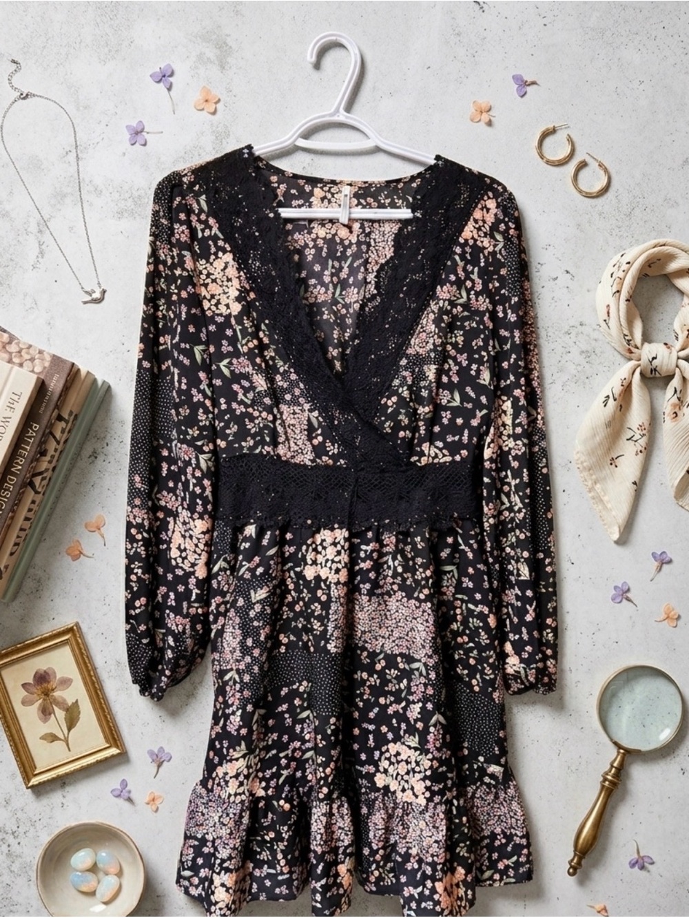 Cupshe Black Floral Lace-Trim Long Sleeve Mini Dress